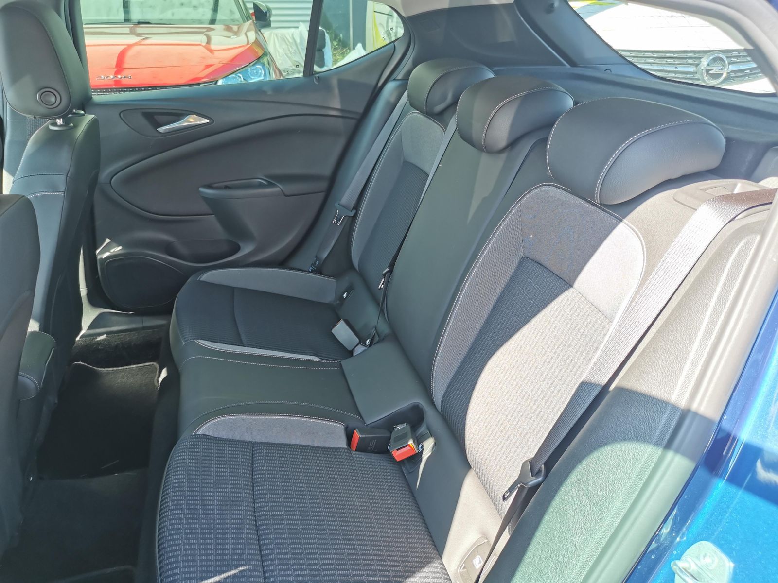 Fahrzeugabbildung Opel Astra K Design & Tech+NAVI+SHZ+USB+LED+S&S+PDC+