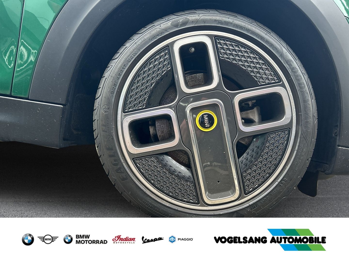 Fahrzeugabbildung MINI Cooper SE Classic Trim,LMFelge17'',DABTuner,LEDS