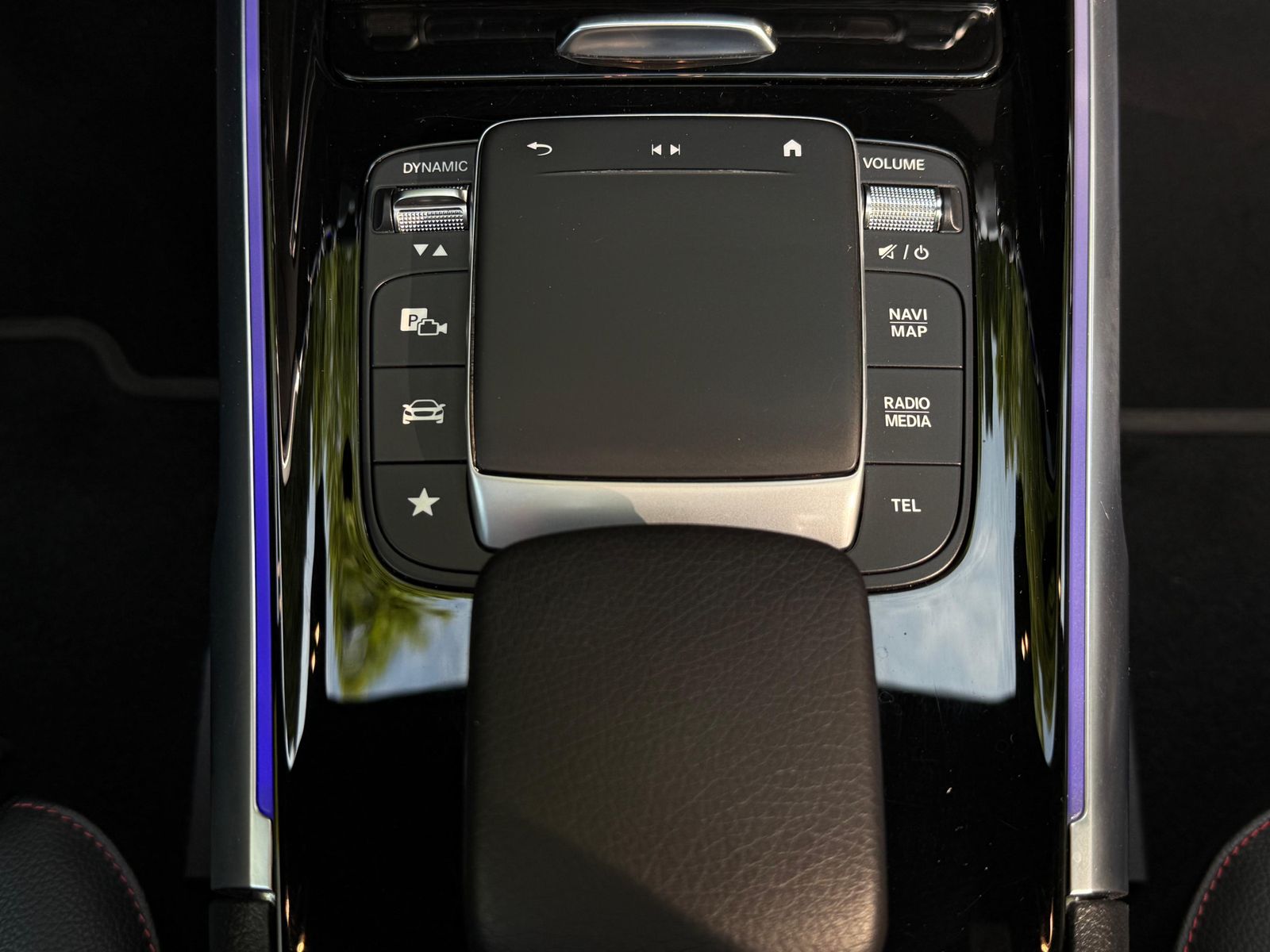 Fahrzeugabbildung Mercedes-Benz EQB 350 4M AMG Line NIGHT+PANO+MBUX+KAM+DIST+HuD