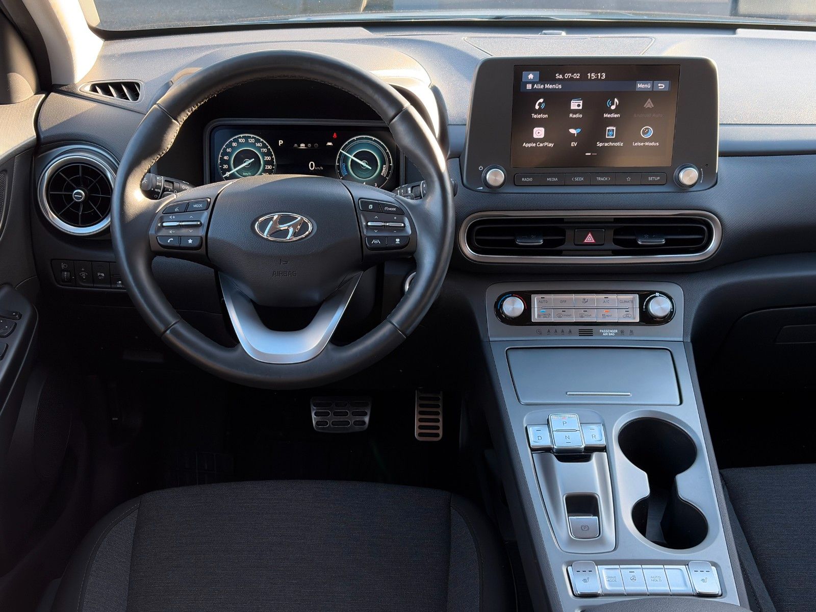 Fahrzeugabbildung Hyundai KONA Elektro SHZ LHZ ACC LKA PDC CAM LFA CarPlay