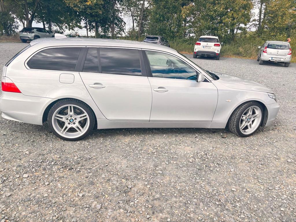 BMW 523