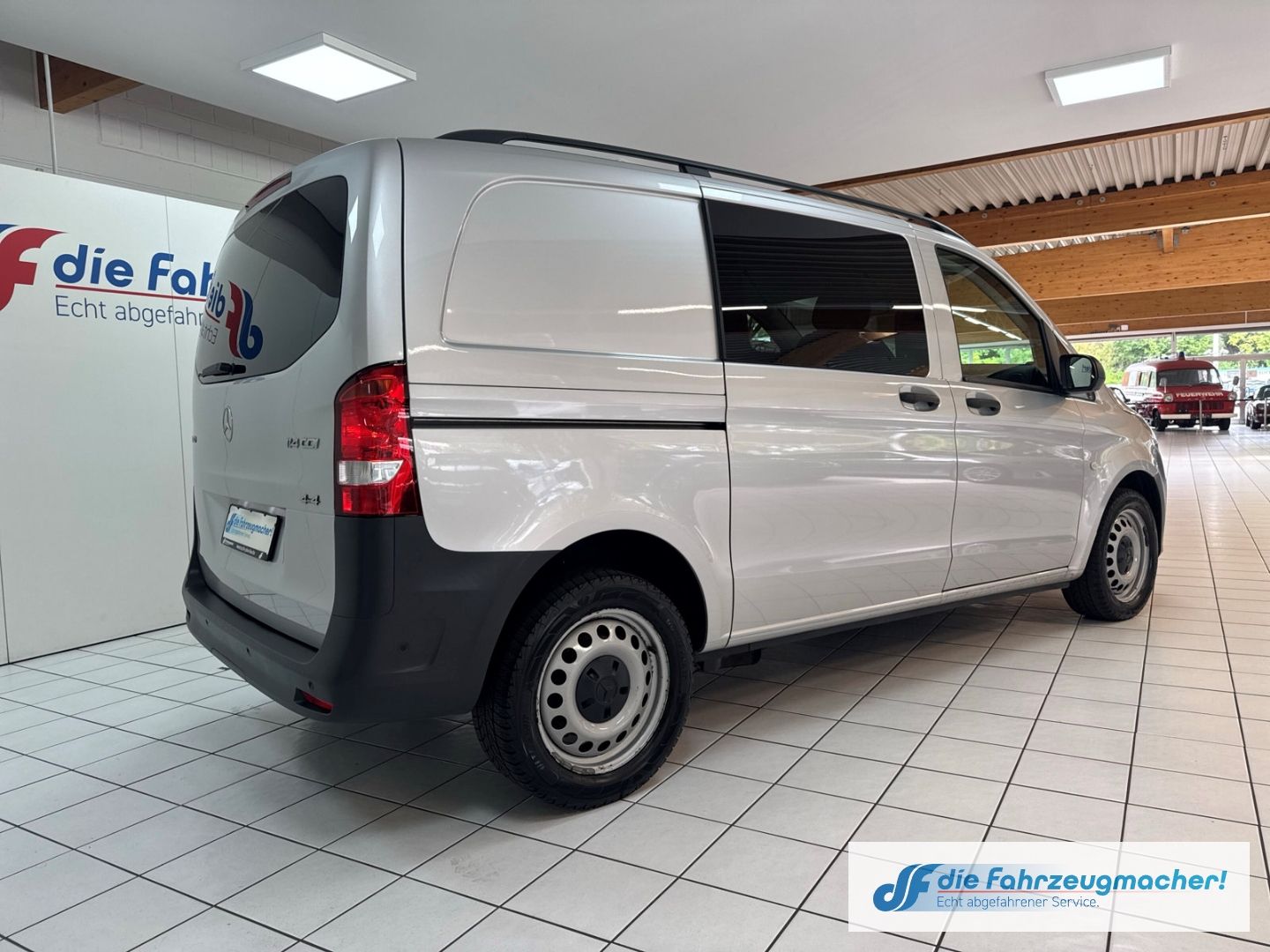 Fahrzeugabbildung Mercedes-Benz Vito Mixto 114 CDI 4x4 kompakt Navi Digitales Co