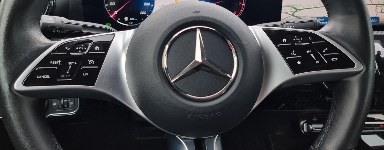 Mercedes-Benz A 180 Lim-48TKM-LEDER-KAMERA-GARANTIE-AUTOMATIK-