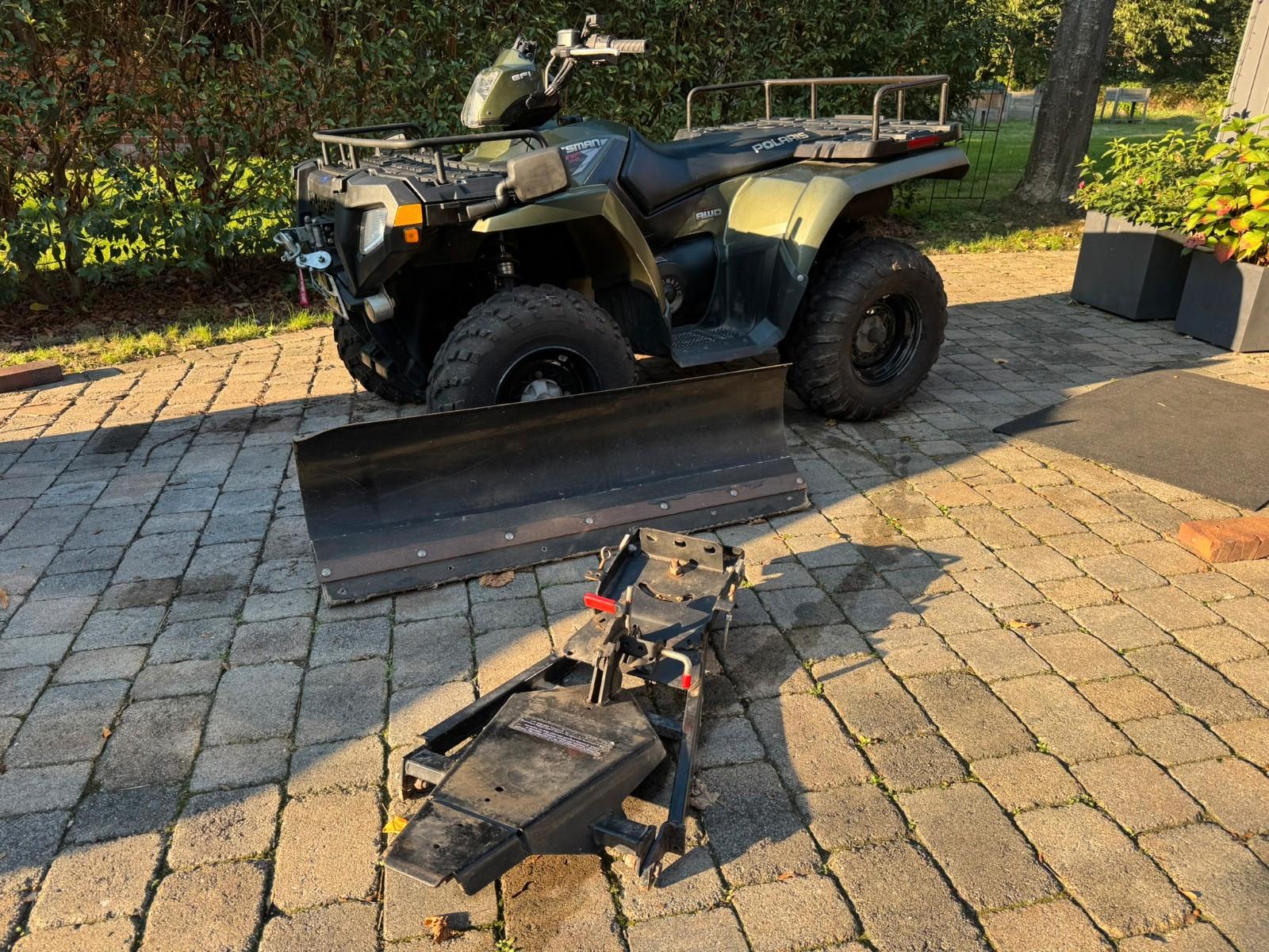 Polaris Sportsman 2010 — салон