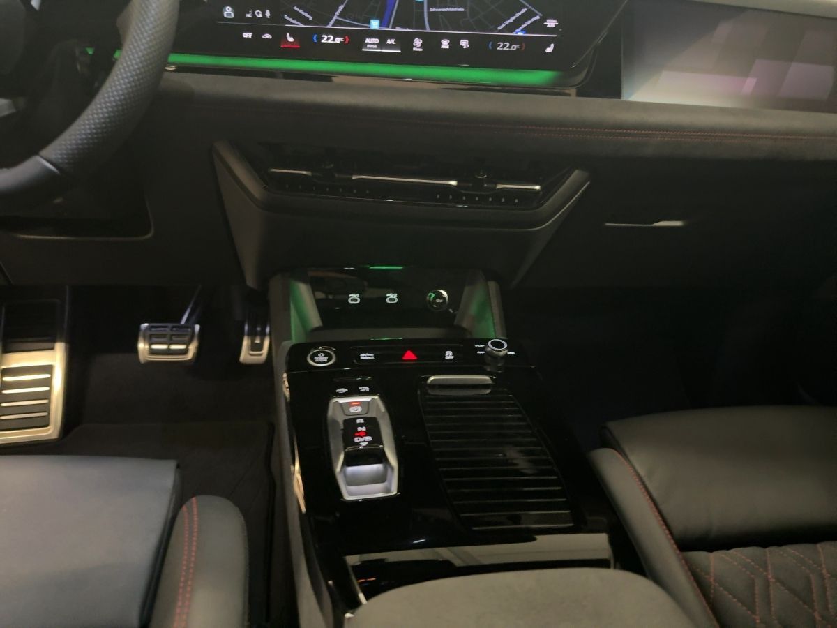 Audi Q6 Sportback e-tron AHK 360°K LED PDC B&O PANO foto 19