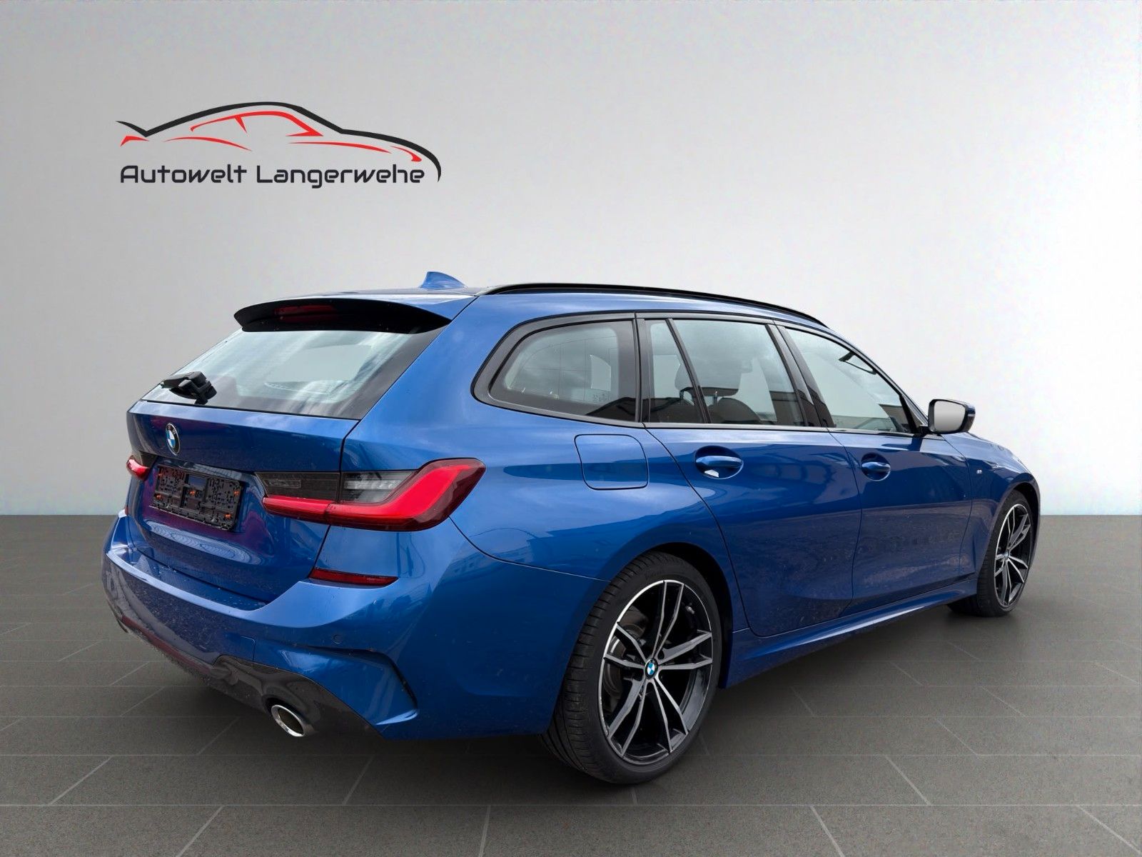 BMW 320d xDrive*M Sport*Pano*Leder*Head Up*1.Hand* foto 4