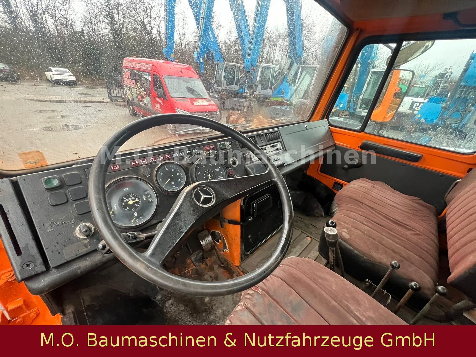 Fahrzeugabbildung Unimog U 1000/ 424