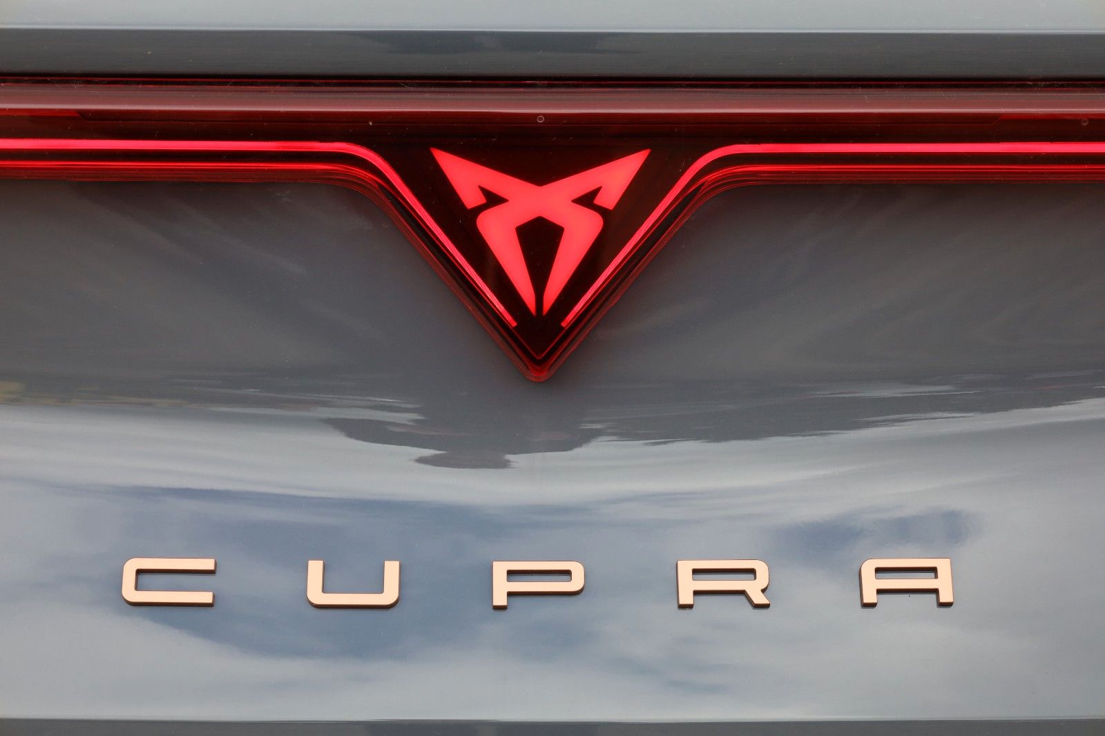 Fahrzeugabbildung CUPRA Leon Sportstourer 1.5 eTSI 110 kW DSG *AHZV