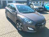 Hyundai i30 1.6 GDi Facelift, *SHZ *LHZ *BT *PDC - Hyundai i30 mit Benzin-Antrieb: Kombi, 1.6