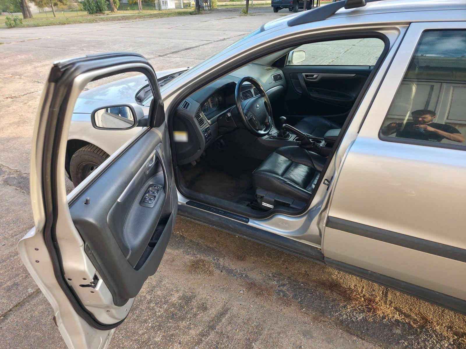 Volvo V70 2004 — photo 11