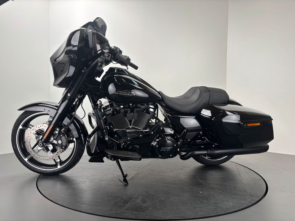 Fahrzeugabbildung Harley-Davidson STREET GLIDE FLHX *NEUWERTIGER ZUSTAND*