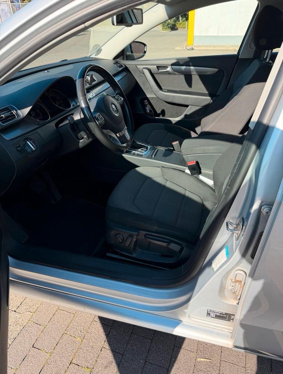 Volkswagen Passat 2013 — photo 8