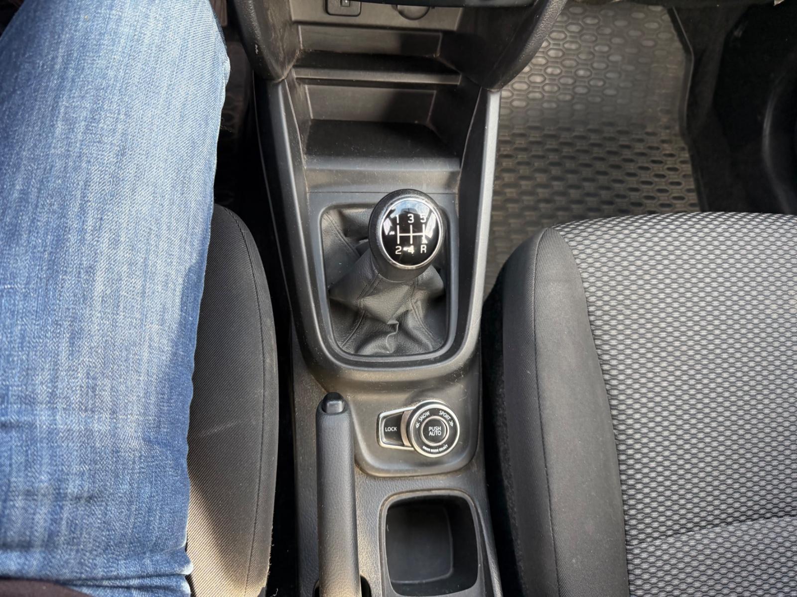 Suzuki Vitara 1.6 Comfort 4x4 *Anhängerkupplung*TÜV Neu