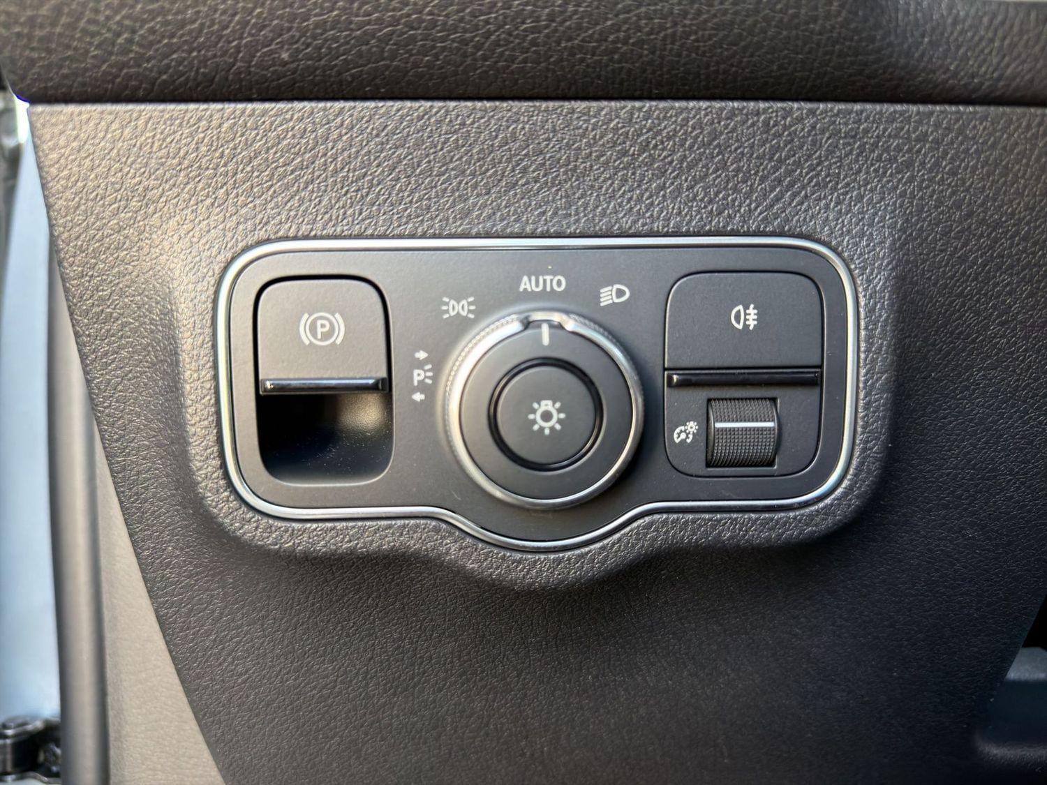 Mercedes-Benz GLB 7 Sitzer Panorama Navi LED PDC R-Cam AHK, миниатюра 23