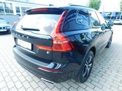 Fahrzeugabbildung Volvo XC60 B4 D AWD R-Design 'BLIS,Keyless'