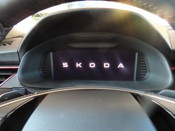Fotografie 18 des Skoda Kamiq Monte Carlo 1.5 TSi DSG AHK Navi