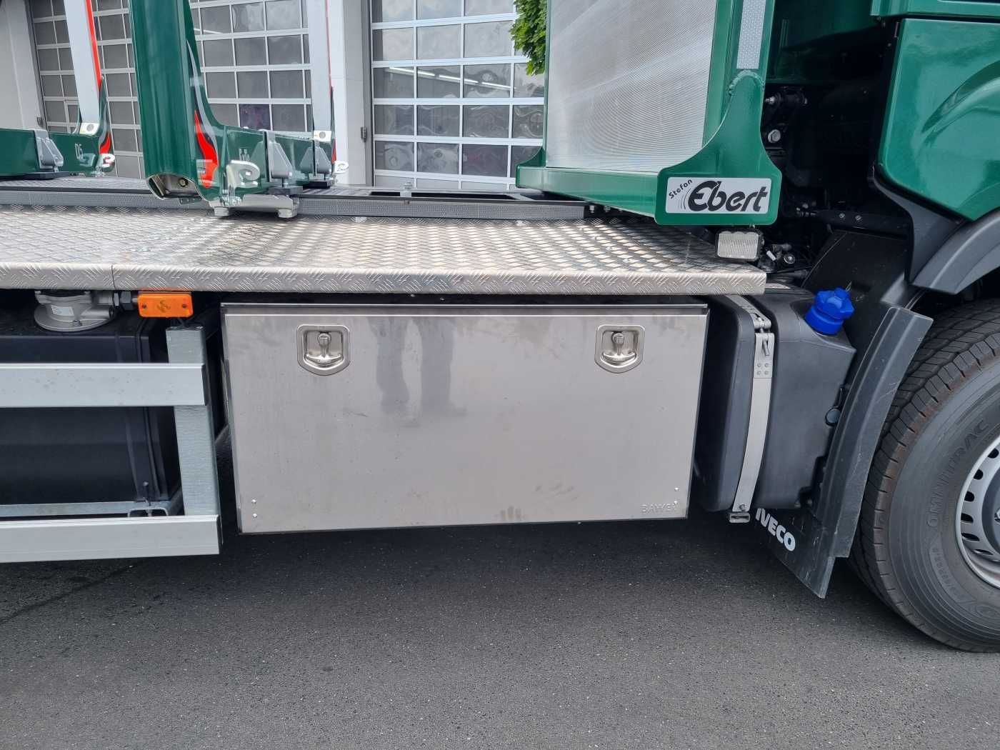 Fahrzeugabbildung Iveco X-WAY AS300X57ZP ON+ 6x4 Palfinger Epsilon M12 Z