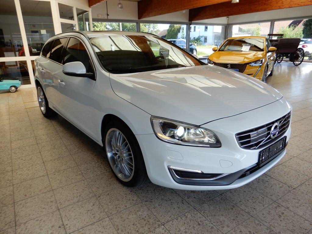 Volvo V60 D5 AWD Geartronic Summum,AHK,Navi Standheizu