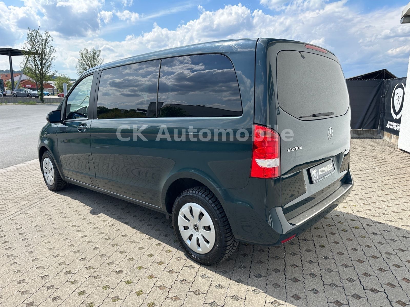 Fahrzeugabbildung Mercedes-Benz V 200d Rise Kompakt/5 Sitze/Klima/ Tempomat