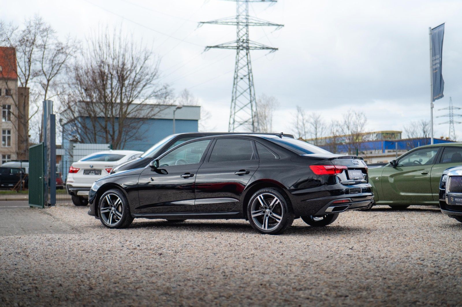 Fahrzeugabbildung Audi A4 Lim. 40 TFSI advanced Sport *DAB*LED*ACC*