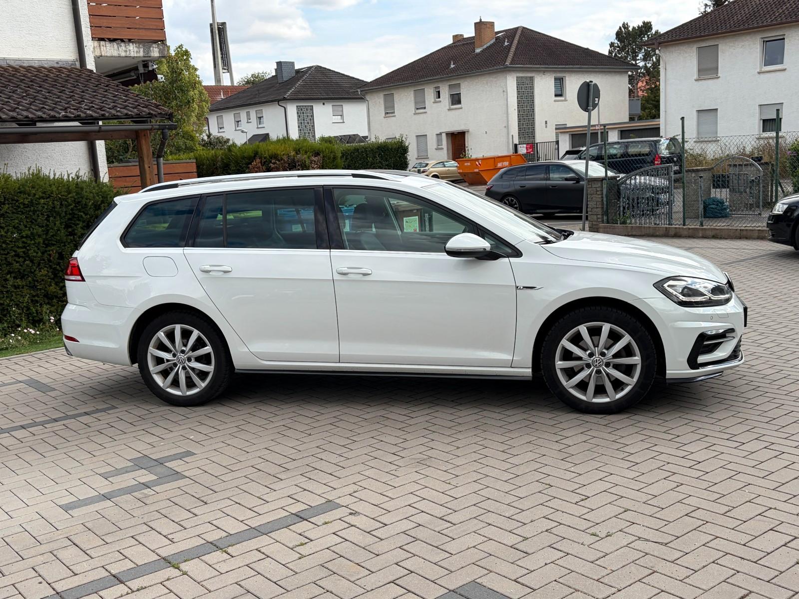 Volkswagen Golf VII Var Highline R Line*Pano*Kamera*ACC