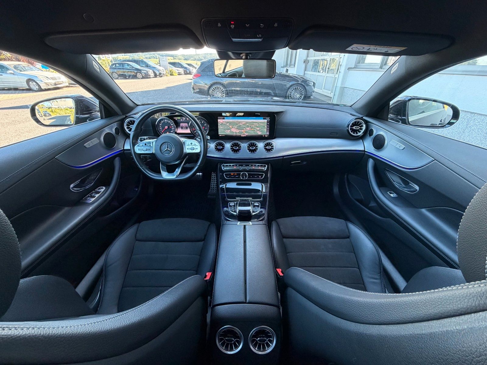Fahrzeugabbildung Mercedes-Benz E 350 Coupe  AMG+Ambiente+RKamera+TotW+Alcantara