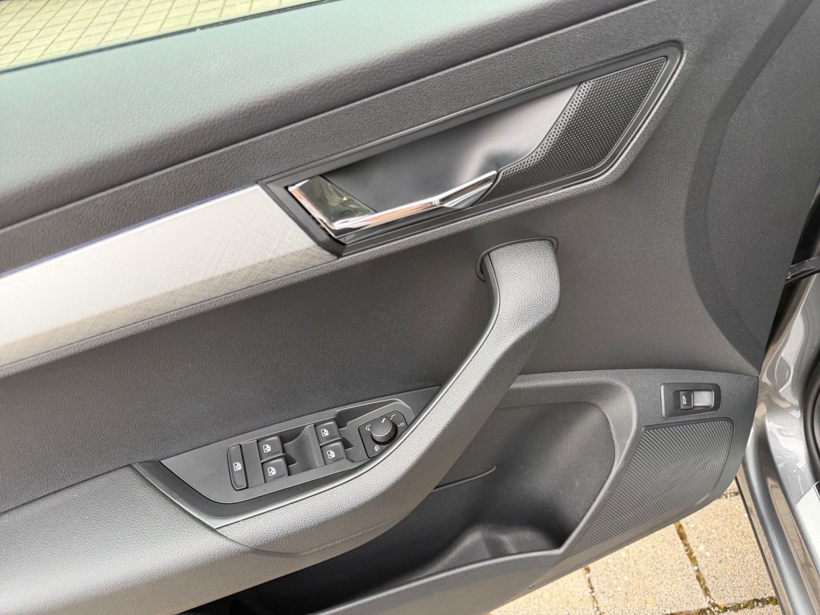 Karoq 1,5 TSI DSG Tour LED Kamera Navi AHK ACC