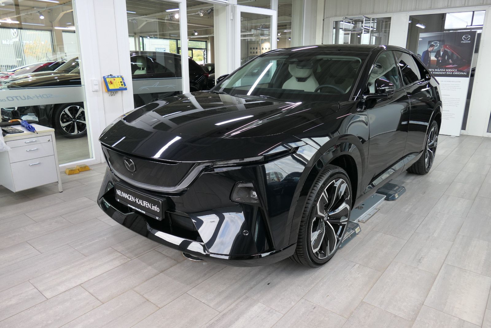 Mazda CX 6e Takumi mit 21 Zoll Räder Leder Weiß imagem 2