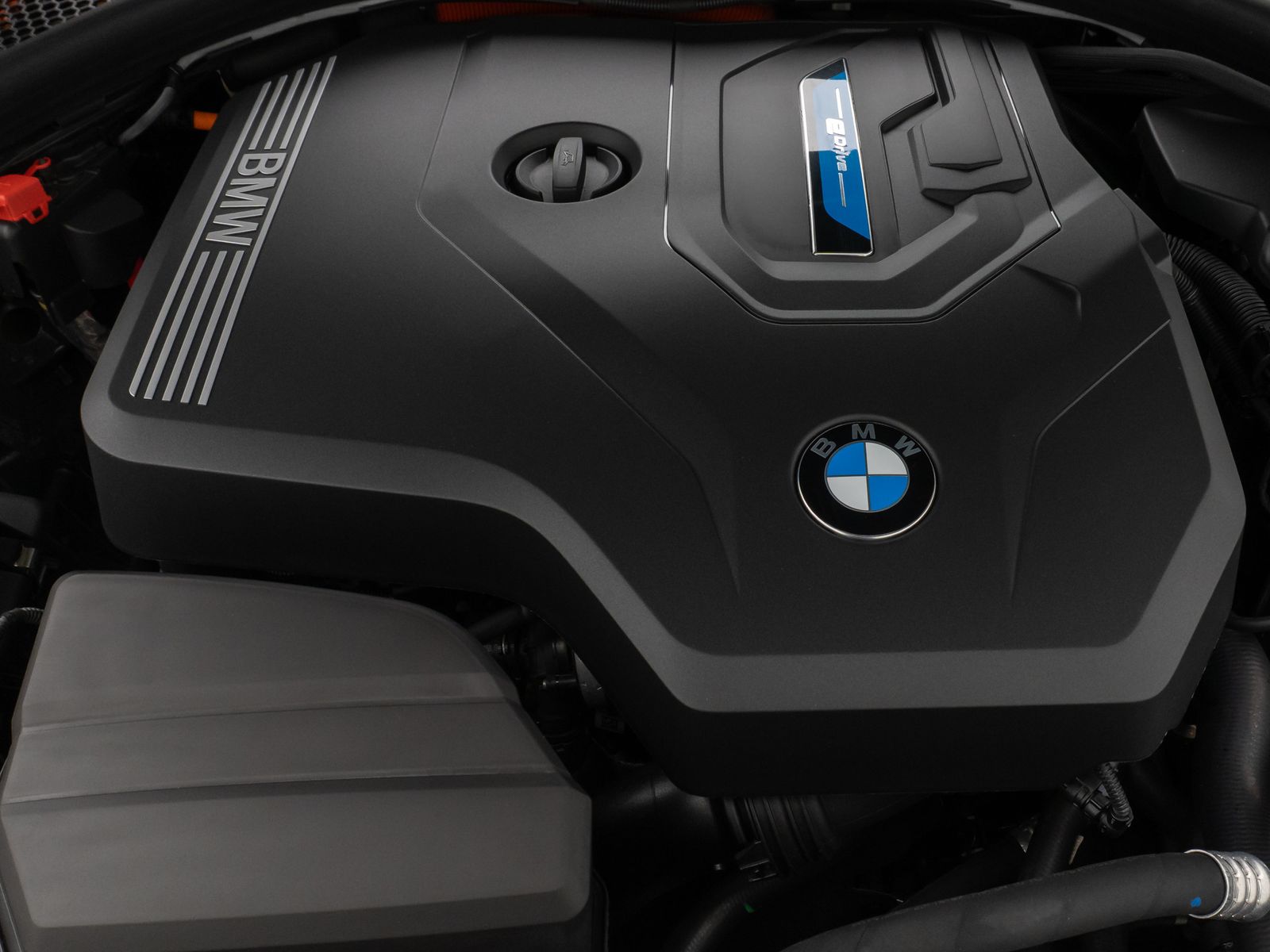 Fahrzeugabbildung BMW 330e M Sport Pro Panorama 360°HUD DAB HiFi AHK