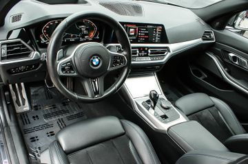 Fahrzeugabbildung BMW 320 d xDrive M Sport WINTERFREUDE LASER HUD 19''