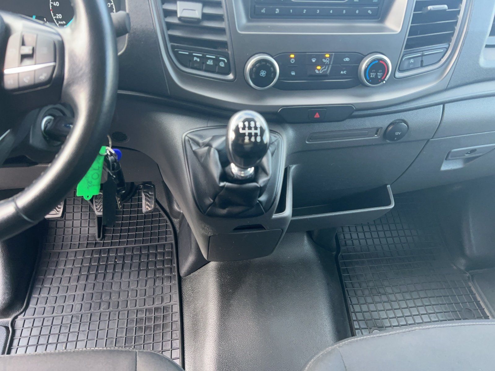 Fahrzeugabbildung Ford Transit Kasten FT 350 2.0 TDCi L4 TRWD PDC/GRA/