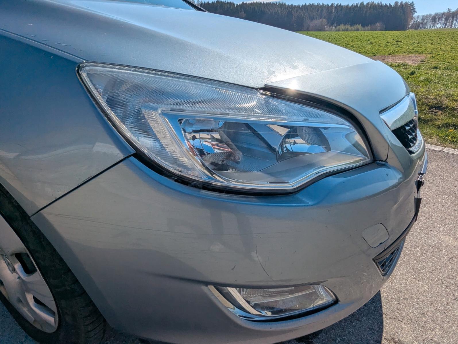 Opel Astra 2012 — engine 1.686 cm³, 110 HP (81kW)