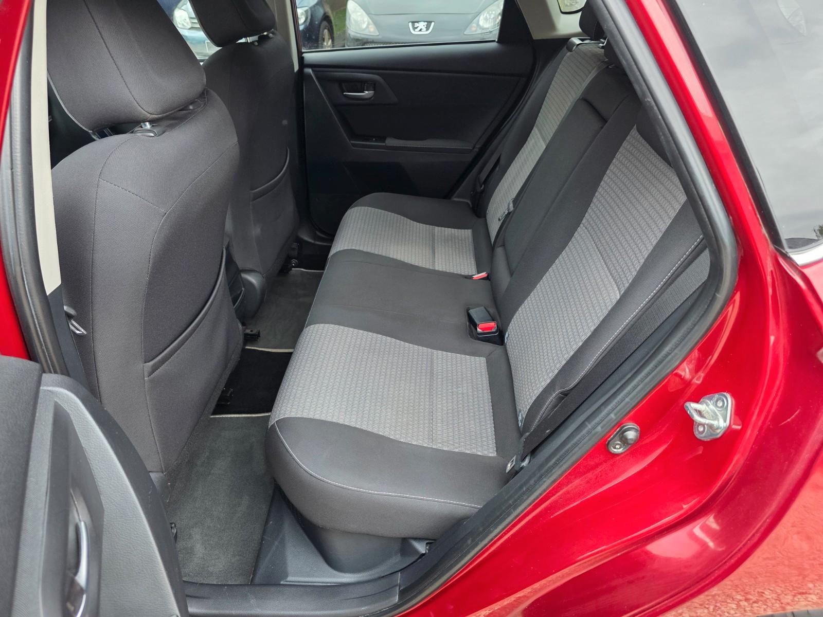 Toyota Auris Hybrid 1,8-l-VVT-i*Auto.*NAVI*AHK*R.Kamera