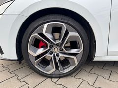 SKODA Octavia Combi RS 2.0 TDI DSG 4x4