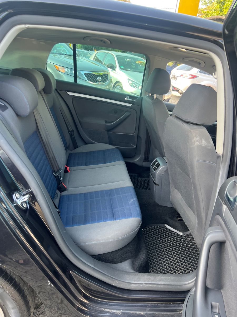 Fahrzeugabbildung Volkswagen Golf V Lim. Tour Edition *1.HAND*