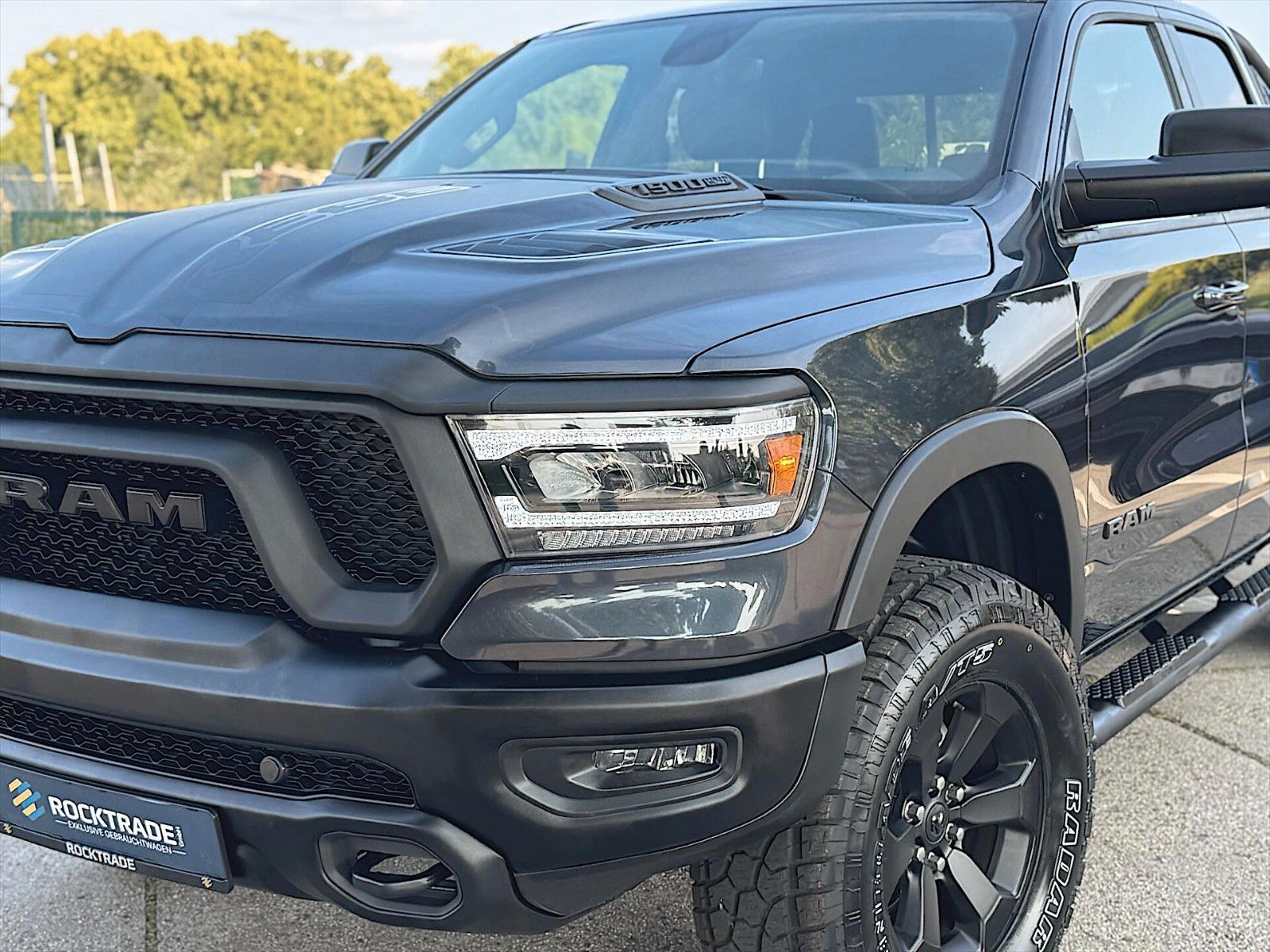 Fahrzeugabbildung Dodge RAM 5.7 V8 HEMI REBEL Offroad 4x4 *AXLE LOCK*