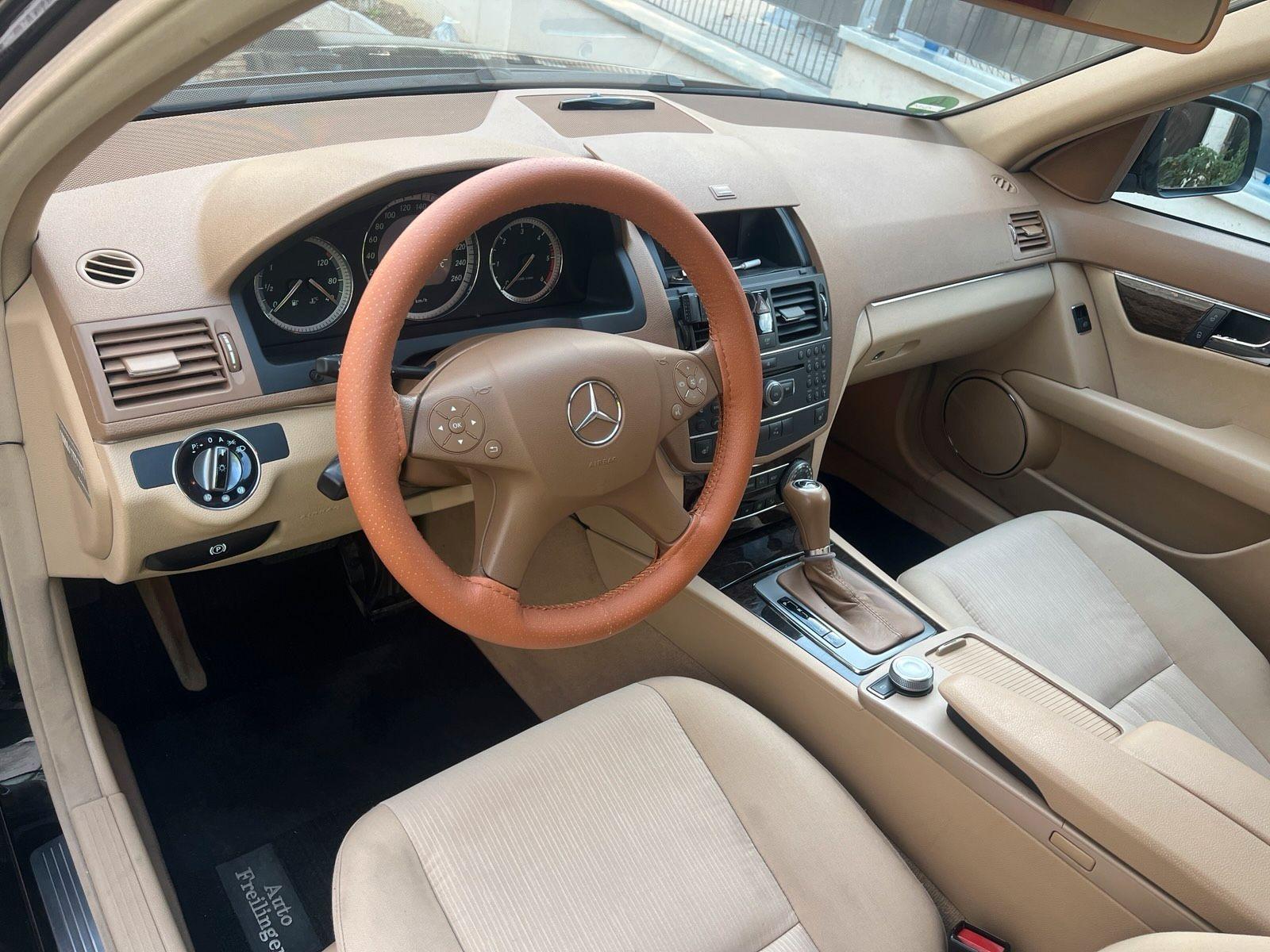 Mercedes-Benz C220 2008 — photo 11
