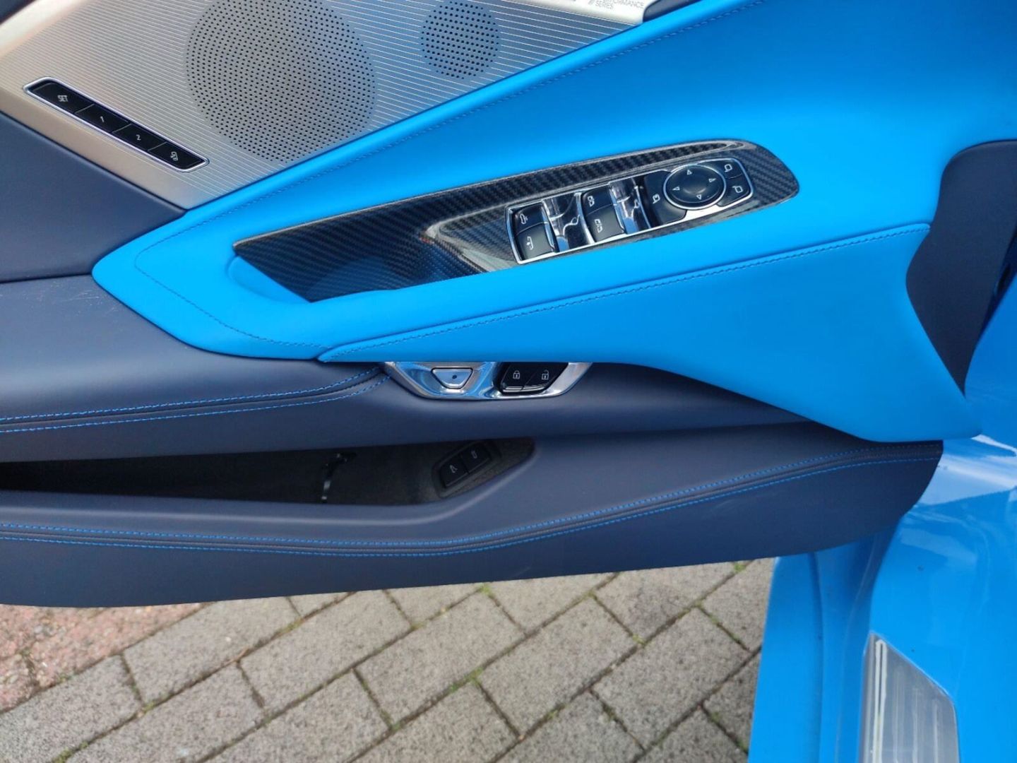 Fahrzeugabbildung Corvette C8 Stingray Cabrio 3LT 6.2 V8-Voll-Lift-Magnetic