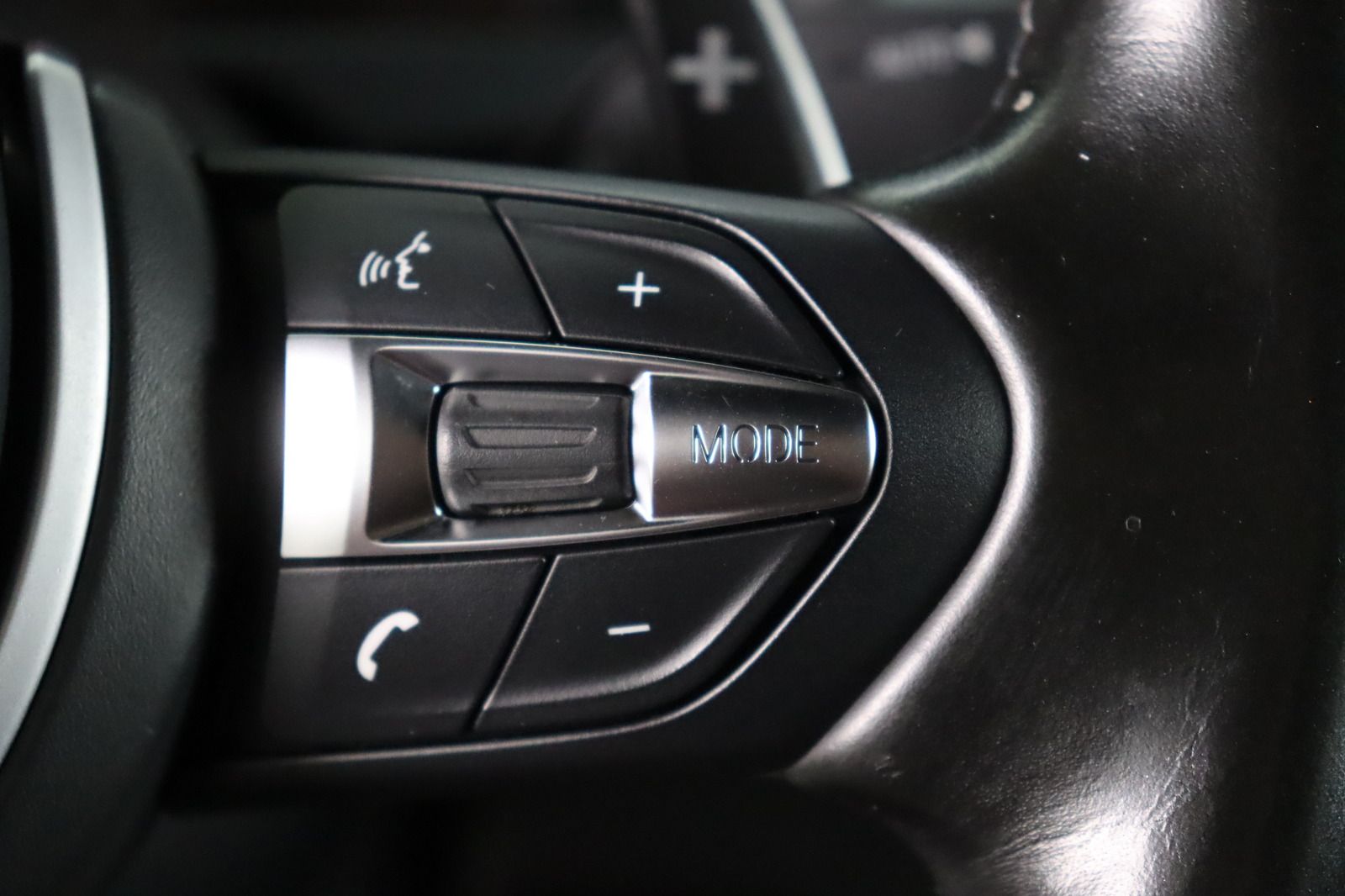 Fahrzeugabbildung BMW X6 M * HUD * LEDER * 360° Kamera