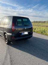 Peugeot 807 Family HDi 130  - Peugeot 807 mit Schiebetür