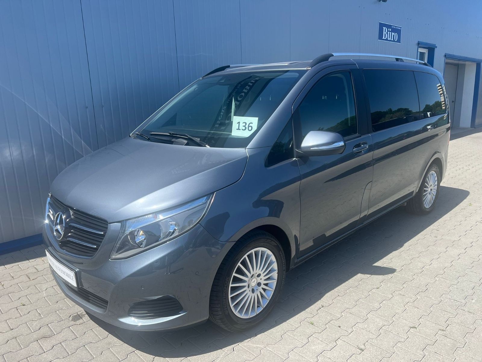 MERCEDES-BENZ V220 KOMPAKT SPORT-PAKET NAVI KAMERA 7-SITZE AHK