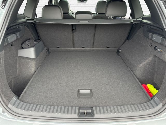 Fahrzeugabbildung Volkswagen Tayron  Elegance 2.0 TSI 4MOTION 204 DSG - AHK*M