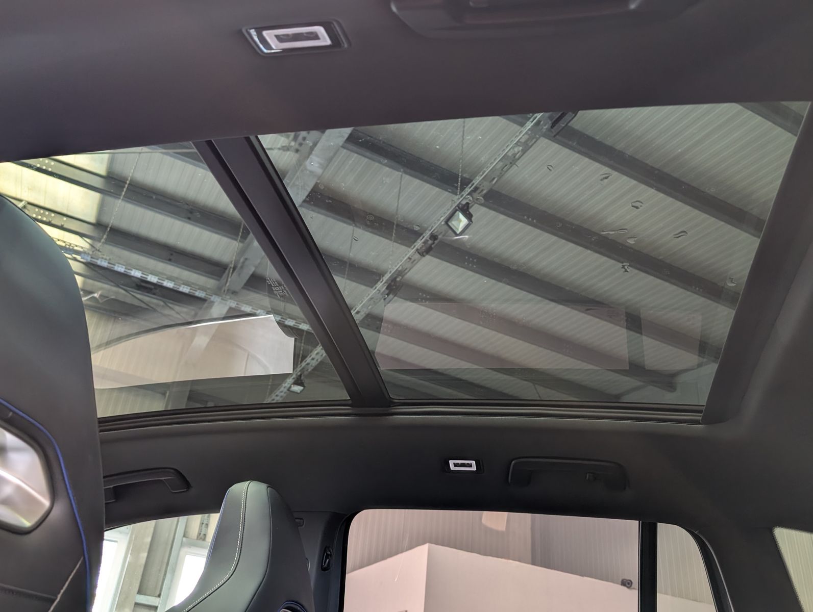 Fahrzeugabbildung Volkswagen Tiguan 2.0TDI R-Line 4M Pano H/K AHK Matrix 20"
