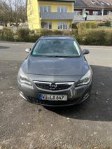 Opel Astra 1.7 CDTI ECOTEC Cosmo 92kW Cosmo - Opel Astra aus 2010 mit Diesel-Antrieb