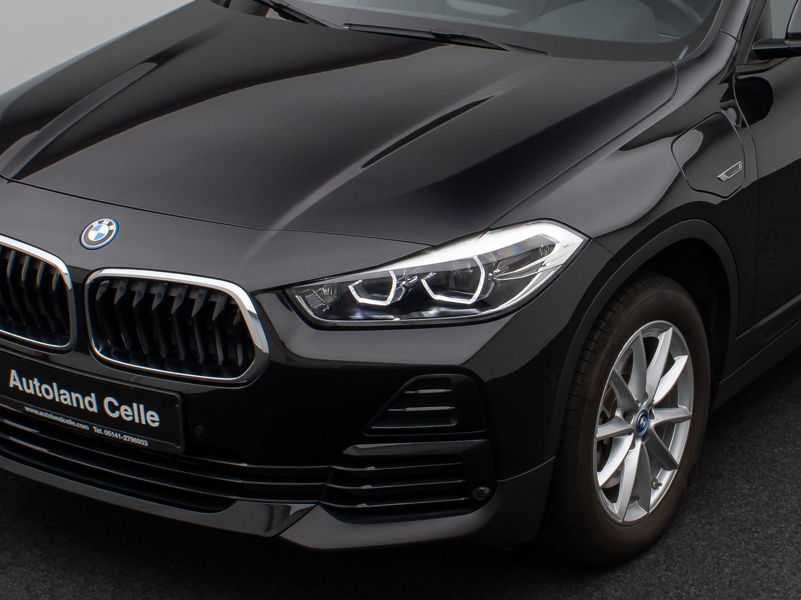 Fahrzeugabbildung BMW X2 xD25e Kamera DAB Lordos Geschwindigkeitsreg