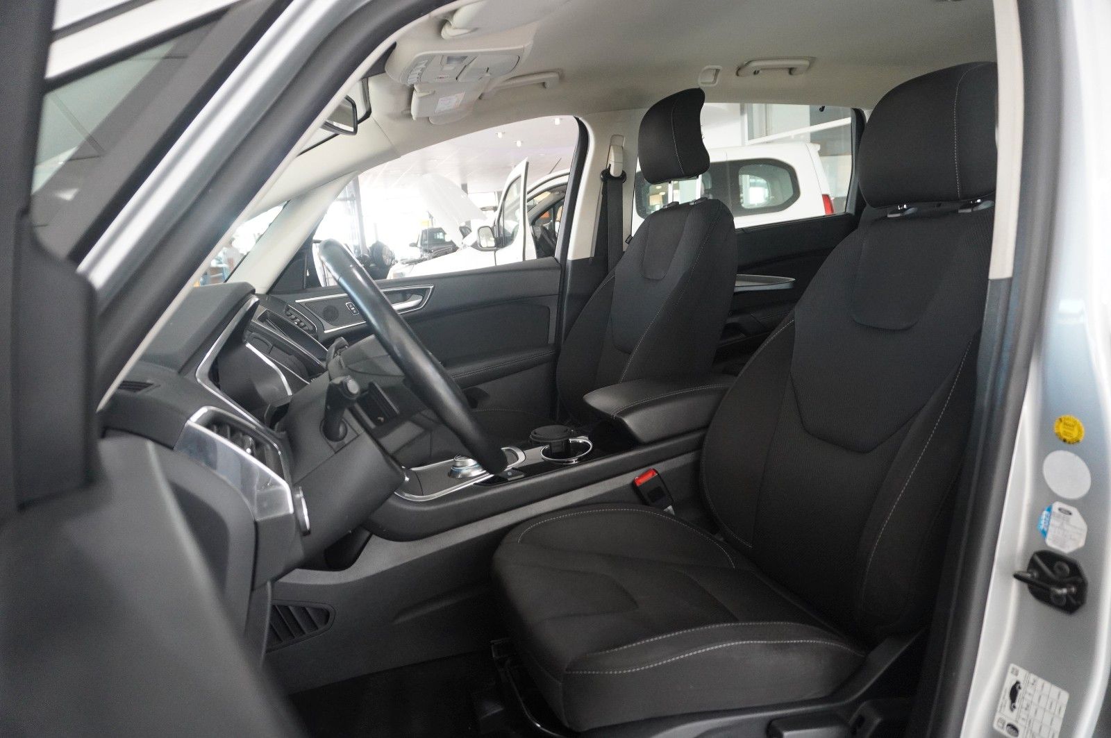 Fahrzeugabbildung Ford S-Max 2.0D TITANIUM NAVI/SHZ/KAMERA/SPORT/AHK