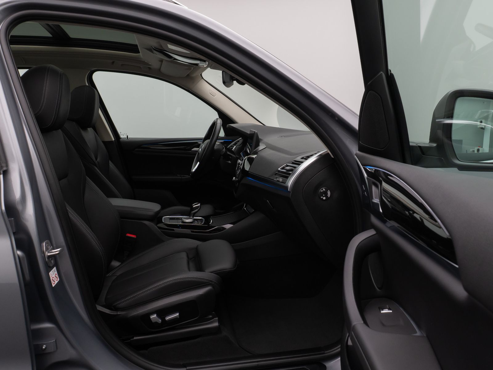 Fahrzeugabbildung BMW X3 xD30e Panorama Kamera DAB HiFi Lenkrhz Sport