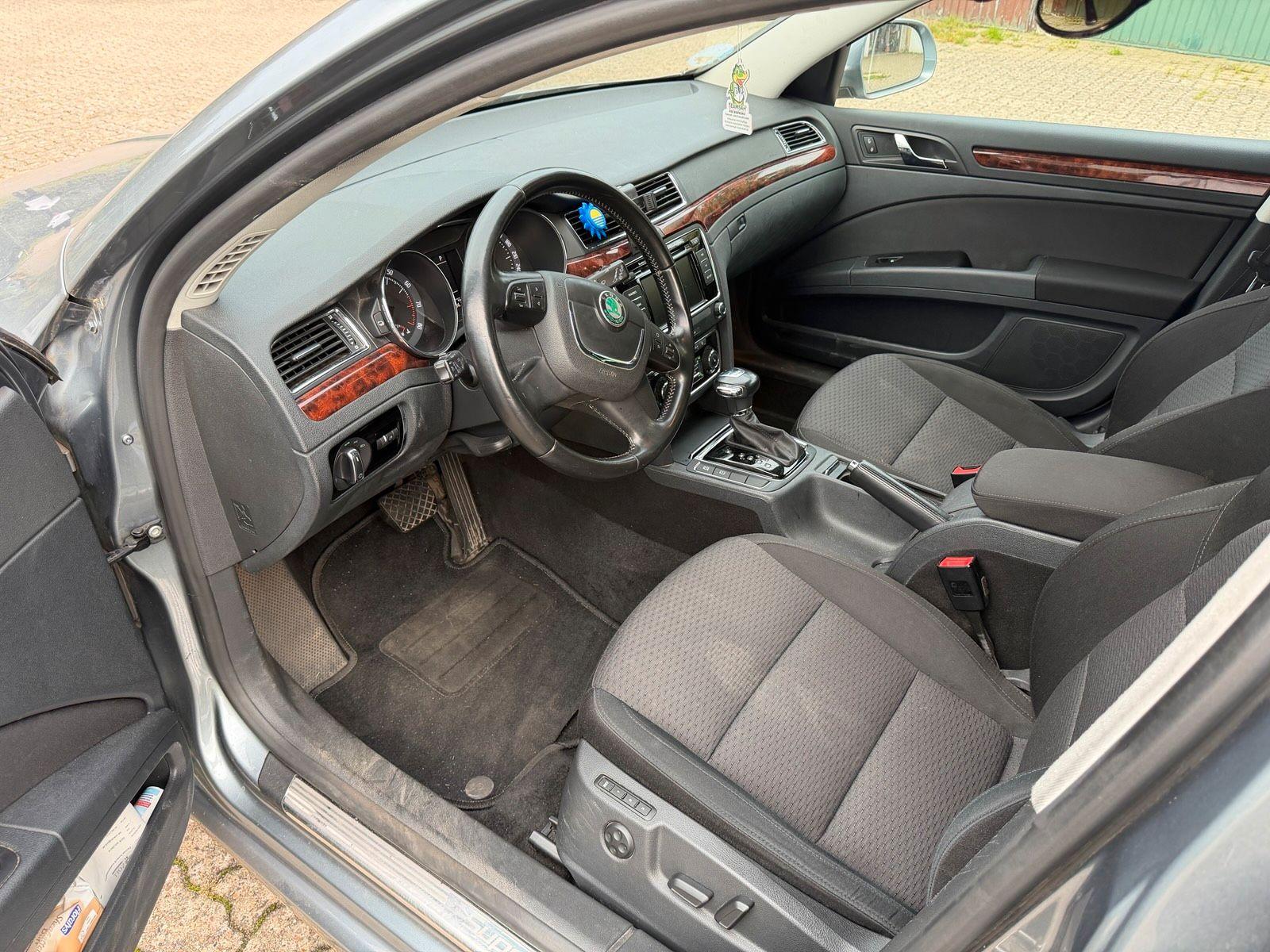 Skoda Superb 2012 — photo 6