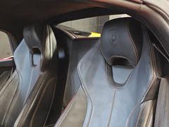 Fahrzeugabbildung Lamborghini Huracán LP610-4 Spyder ( CAMERA/ LIFT/ ARANCIO
