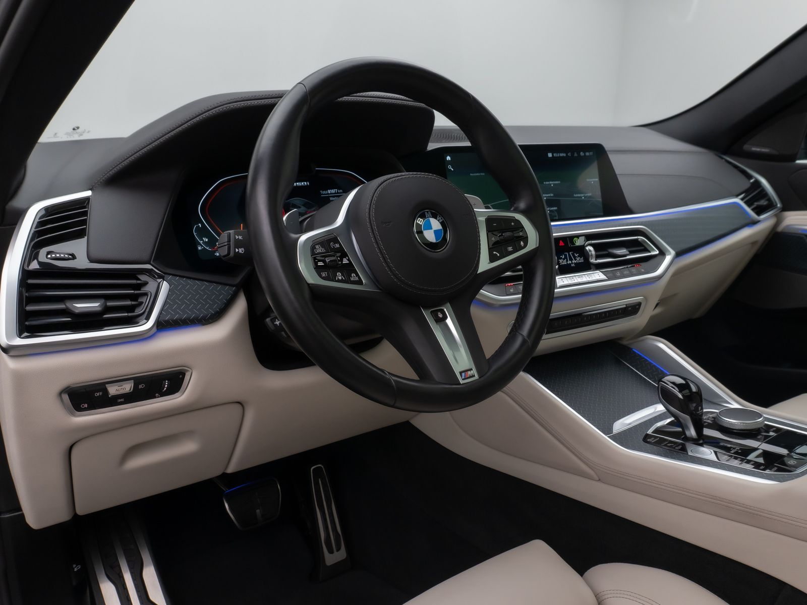 Fahrzeugabbildung BMW X6 M50i Individual Panorama HUD DAB H/K 22Zoll